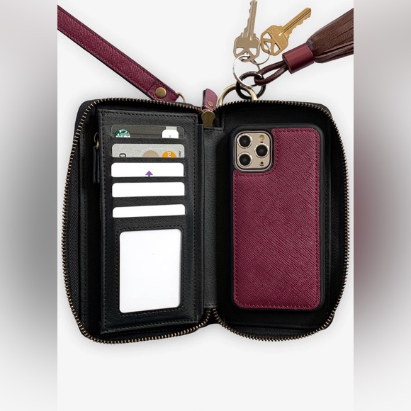 Luxe Ultimate Wristlet Phone Case in Berry NWOT - Picture 2 of 7